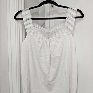 XL white Old Navy Tank Top